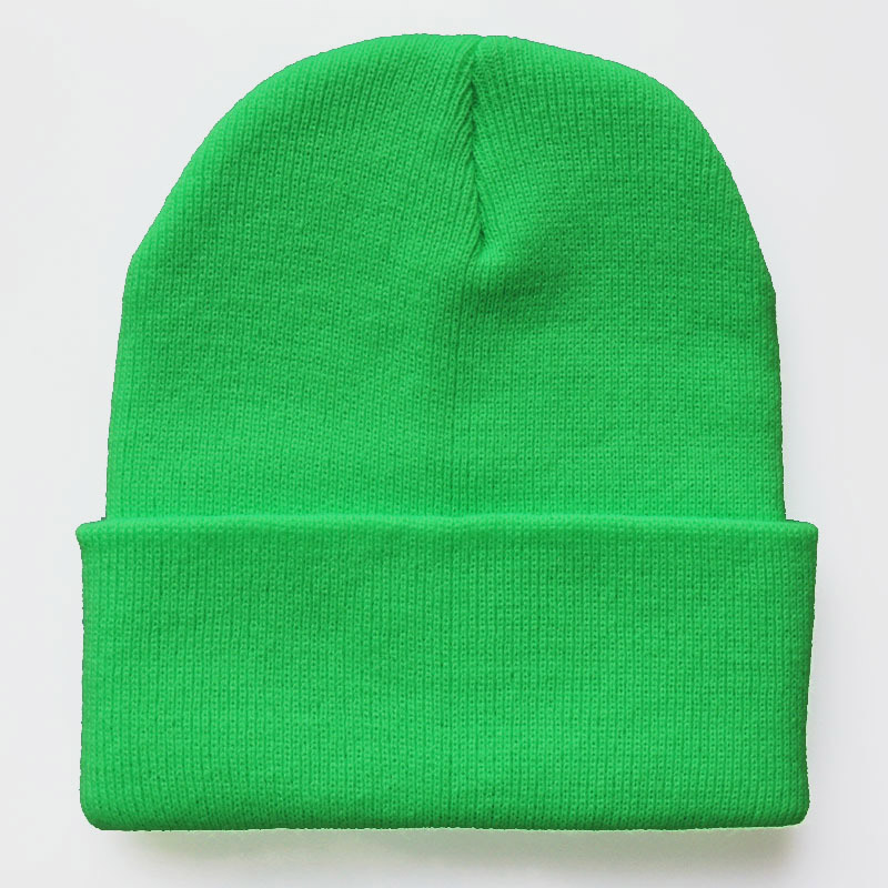 H00038 Schlichte bunte Strickmütze aus Acryl
