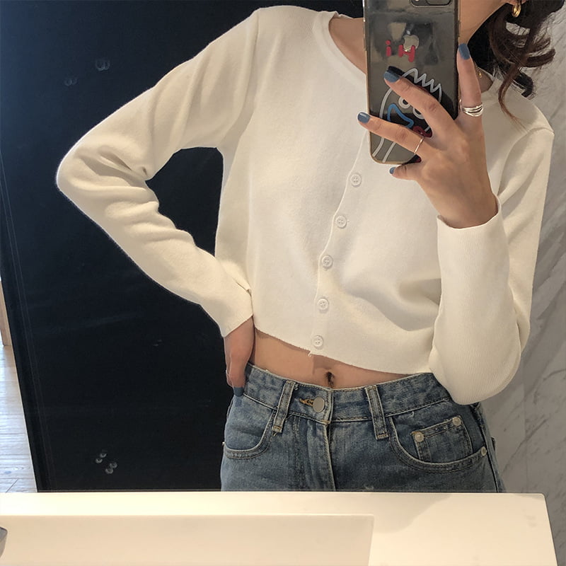 SM-K0016 Kurzer, langärmliger, dünner Damenpullover mit lockerem Hals und Strickjacke SM-K0016 Kurzer, langärmliger, dünner Damenpullover mit lockerem Hals und Strickjacke