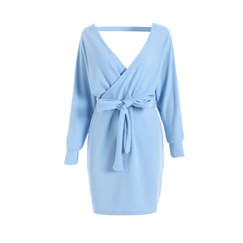 SM-K0076 Kurzes Strickkleid mit Fledermausärmeln und V-Ausschnitt und Schnürung SM-K0076 Kurzes Strickkleid mit Fledermausärmeln und V-Ausschnitt und Schnürung